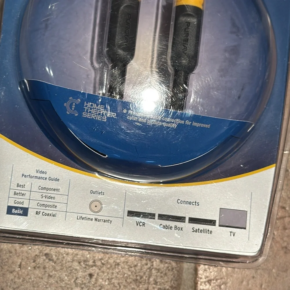 Belkin PureAV RF Coaxial Video Cable - Black 6 feet BRAND NEW
